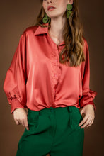 Ladda upp bild till gallerivisning, Flow Satin Shirt
