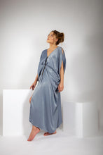 Ladda upp bild till gallerivisning, Reversible Satin Kimono Dress
